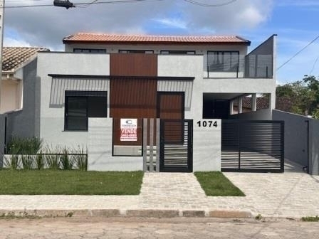 EXCELENTE RESIDÊNCIA DUPLEX PROXIMA A BAIA DE GUARATUBA. - GUARATUBA